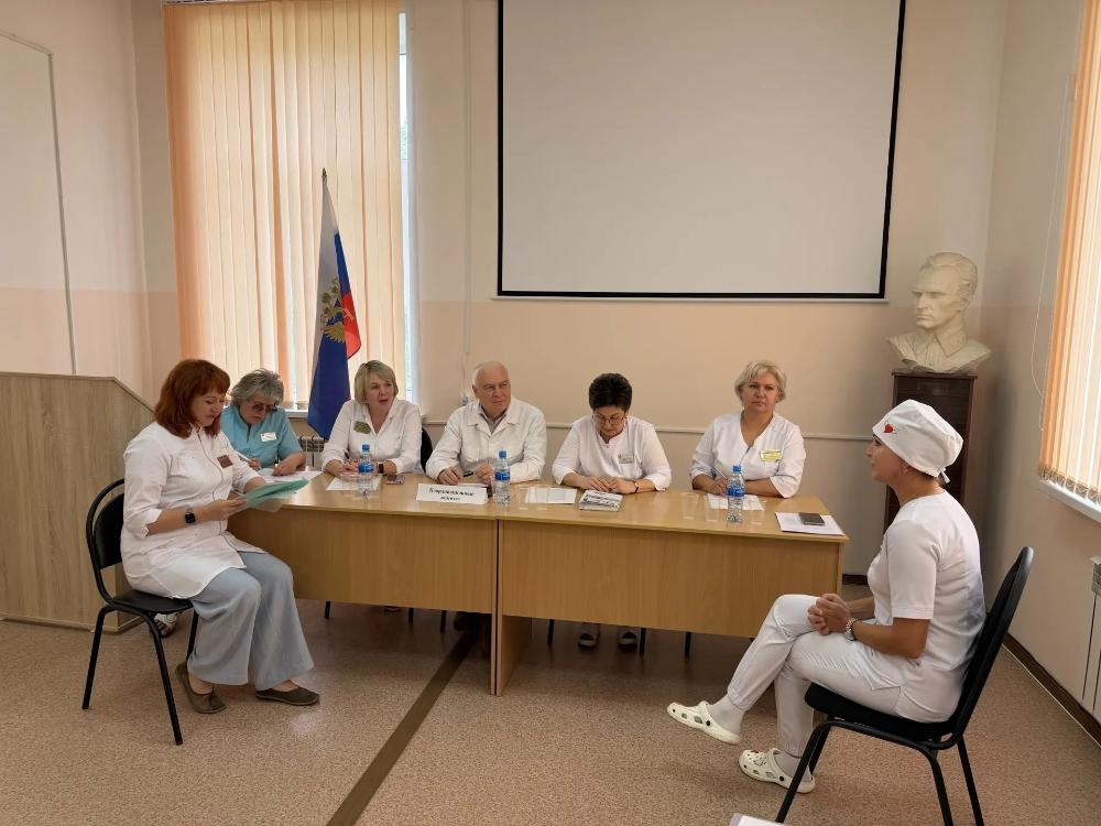 Заседание аттестационной комиссии по присвоению (подтверждению) квалификационных категорий средним медицинским работникам