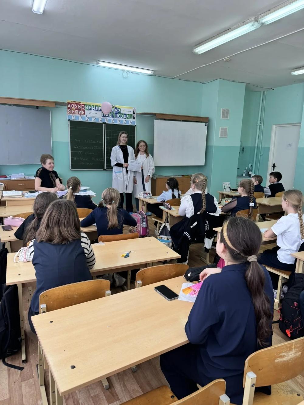 🆕18 Марта врачи-стоматологи ТОГБУЗ «Моршанская ЦРБ» посетили образовательное учреждение МБОУ «Гимназия» с целью просвещения детей 3-4 классов по вопросам здоровья зубов