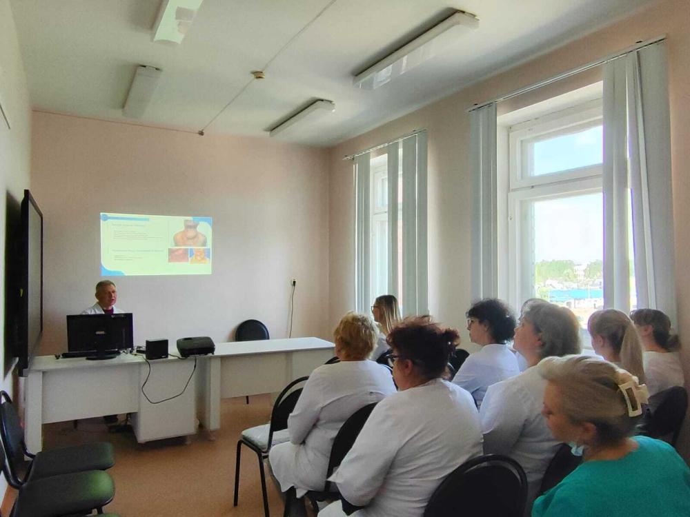 25.04.2025 года с рабочим визитом посетил врач - онколог ГБУЗ "Тамбовский областной онкологический клинический диспансер" Дубовицкий Валерий Александрович