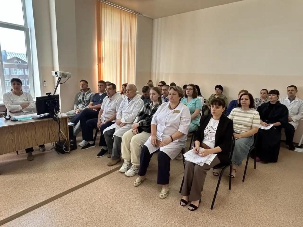 В конференц-зале ТОГБУЗ «Моршанская ЦРБ» 14 августа 2026 г. прошло ежемесячное плановое рабочее совещание