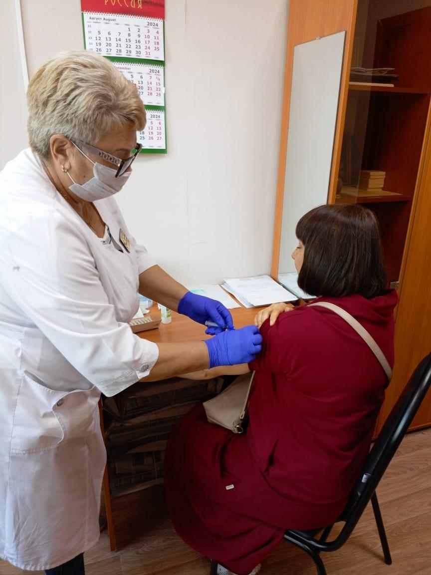 Выездная бригада ТОГБУЗ «Моршанская ЦРБ» провела вакцинацию в организованном коллективе