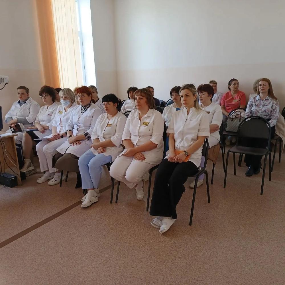 Была проведена конференция с участием средних медицинских работников, медицинских сестер и старших медицинских сестер